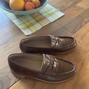 Freda Salvador Elba Penny Loafer- Hickory Embossed Croc- Size 8